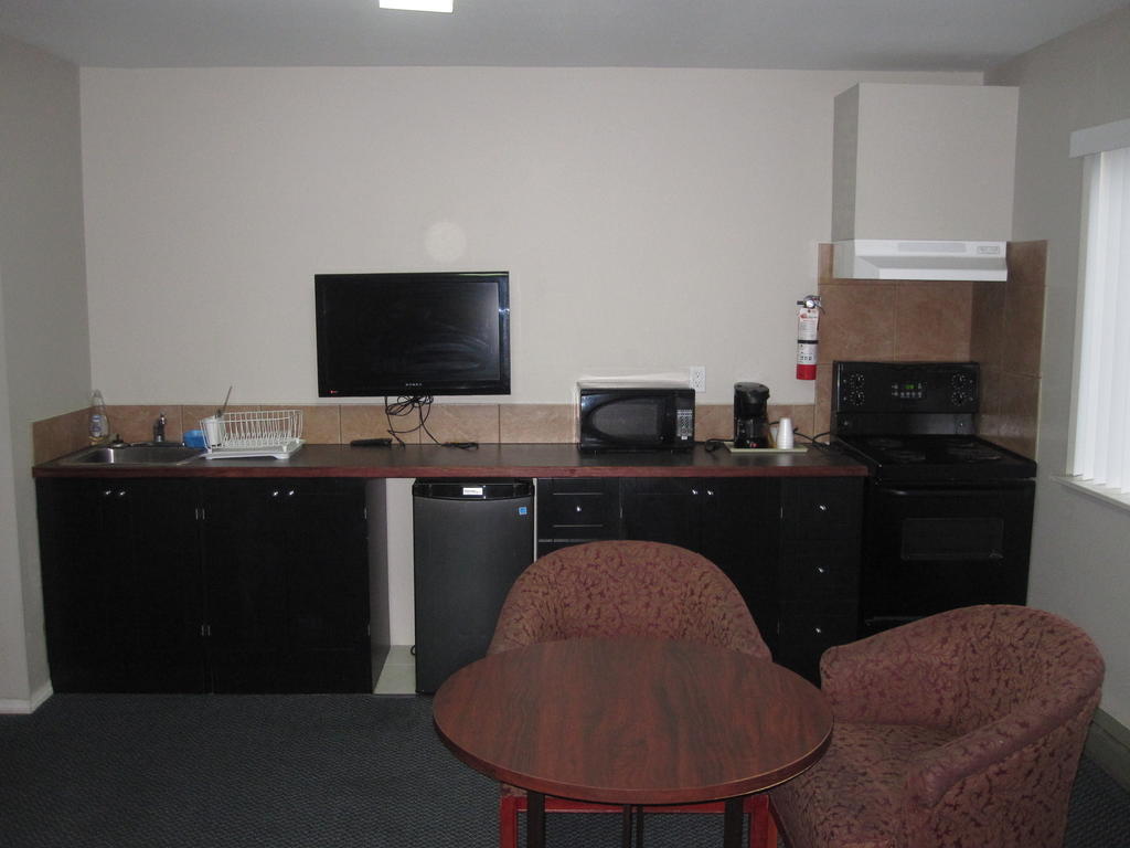 Travelodge By Wyndham Surrey Extérieur photo