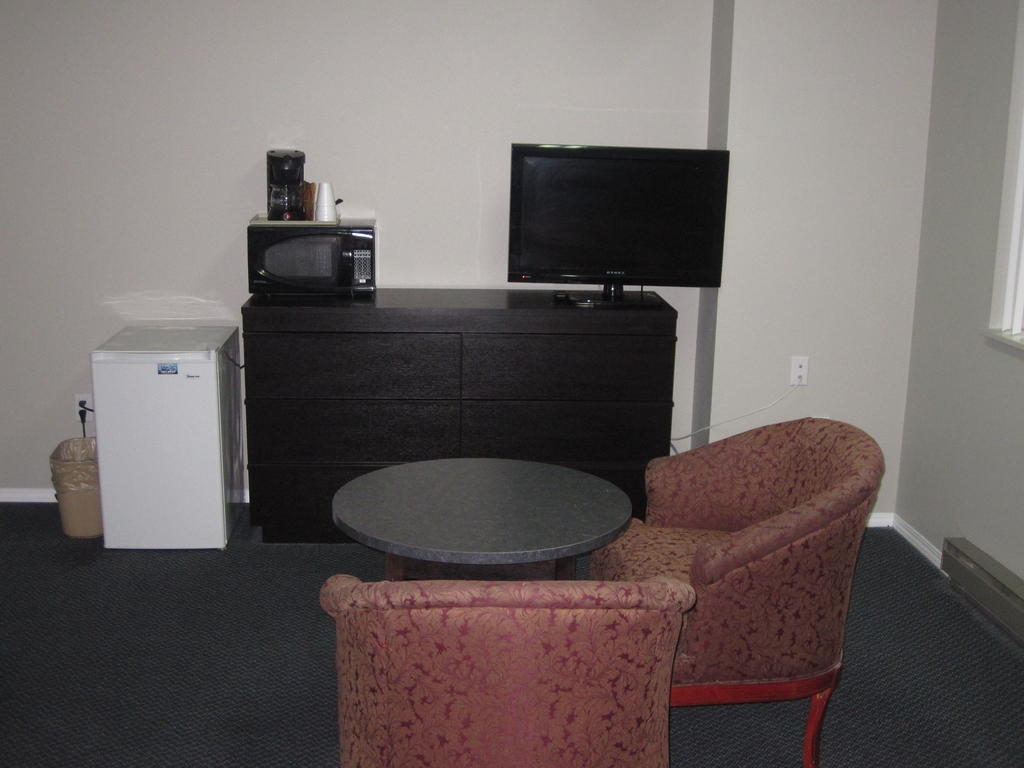 Travelodge By Wyndham Surrey Extérieur photo