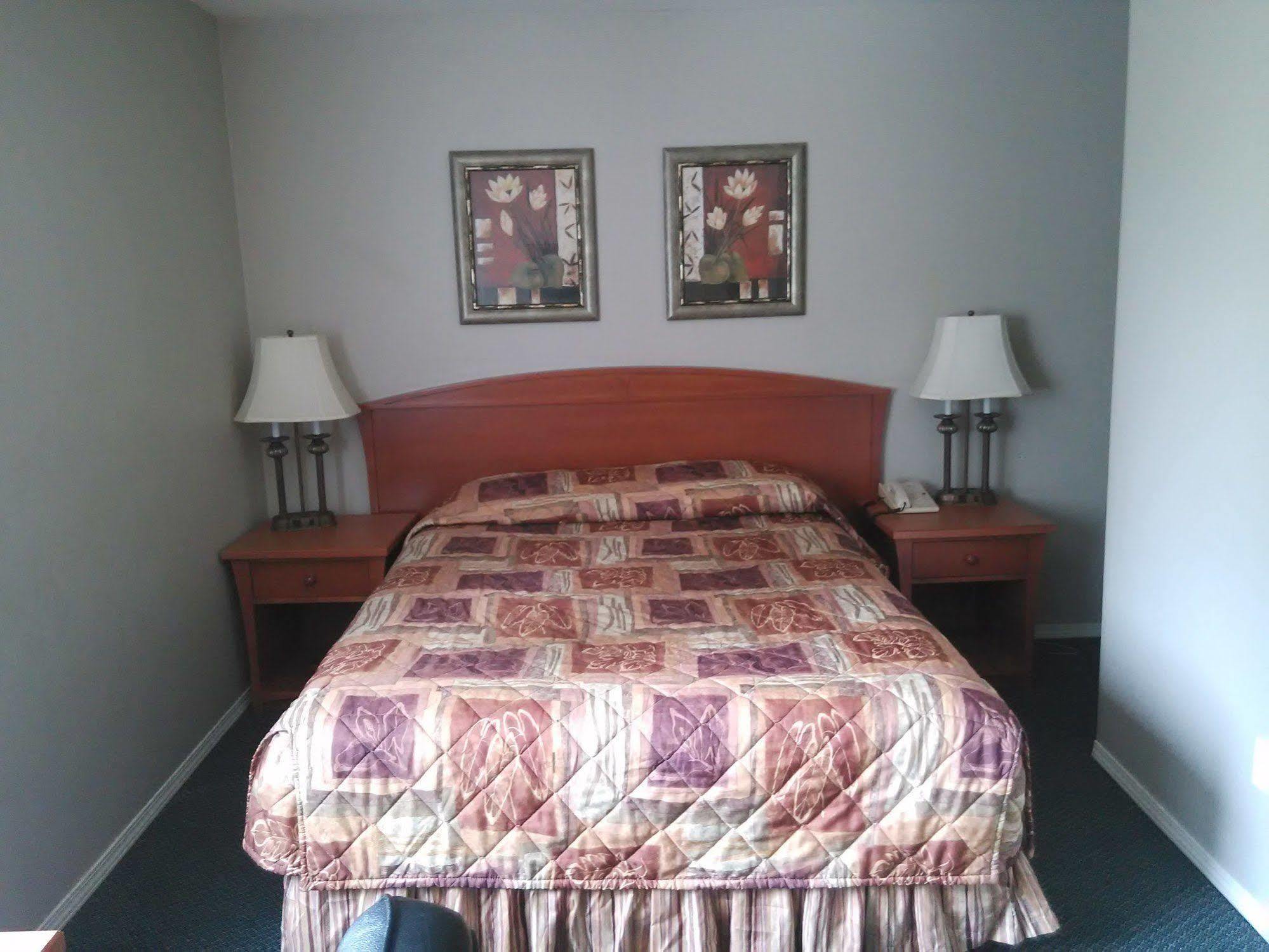 Travelodge By Wyndham Surrey Extérieur photo