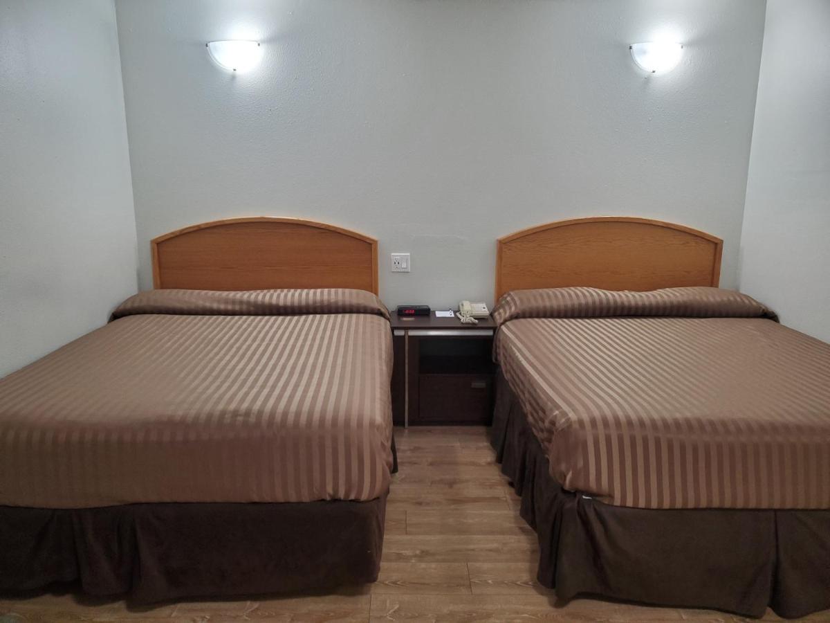 Travelodge By Wyndham Surrey Extérieur photo