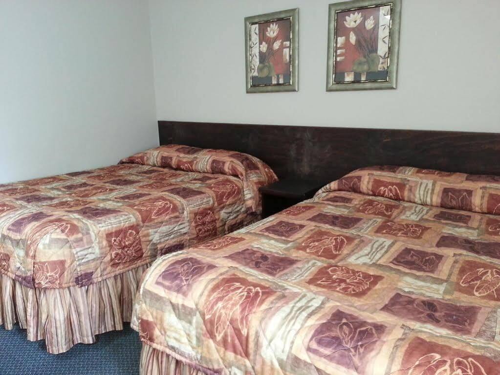 Travelodge By Wyndham Surrey Extérieur photo