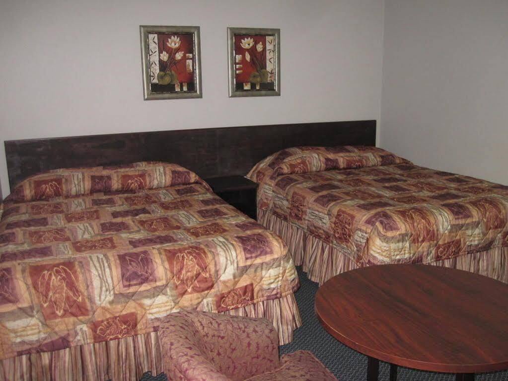 Travelodge By Wyndham Surrey Extérieur photo