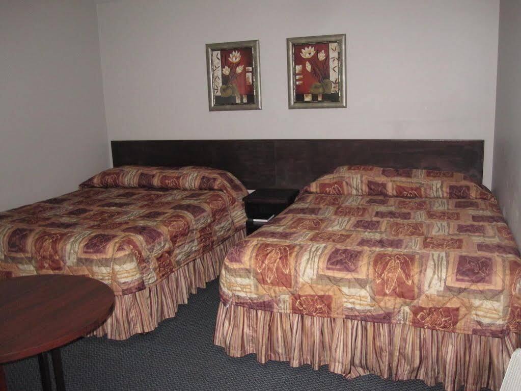 Travelodge By Wyndham Surrey Extérieur photo